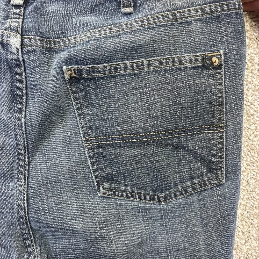 Tommy Hilfiger Freedom Fit Jeans Mens 38x32 Blue Med Wash Relaxed Straight Denim